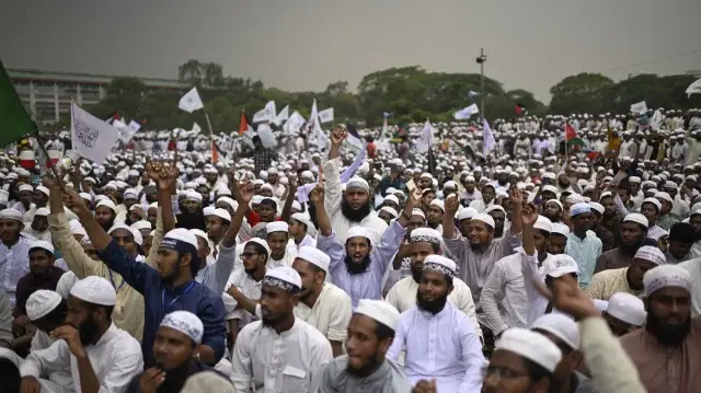 Hefazat-e-Islam Rally Opposing Women’s and LGBT Rights in Bangladesh